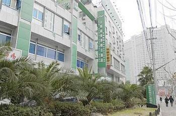 Huijing Holiday Hotel เซี่ยงไฮ้ ภายนอก รูปภาพ